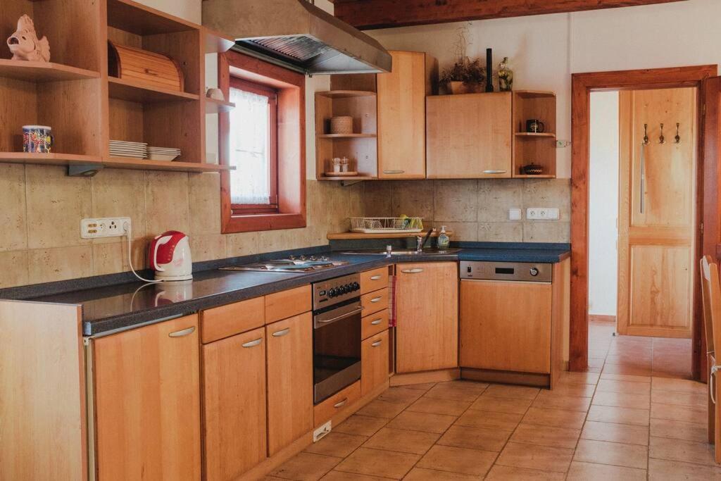Вилла Krasny Srub Na Jihu Brna Zelesice Экстерьер фото